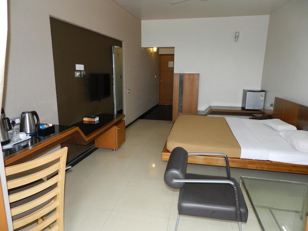 Hotel Rock Regency Toranagallu Rom bilde