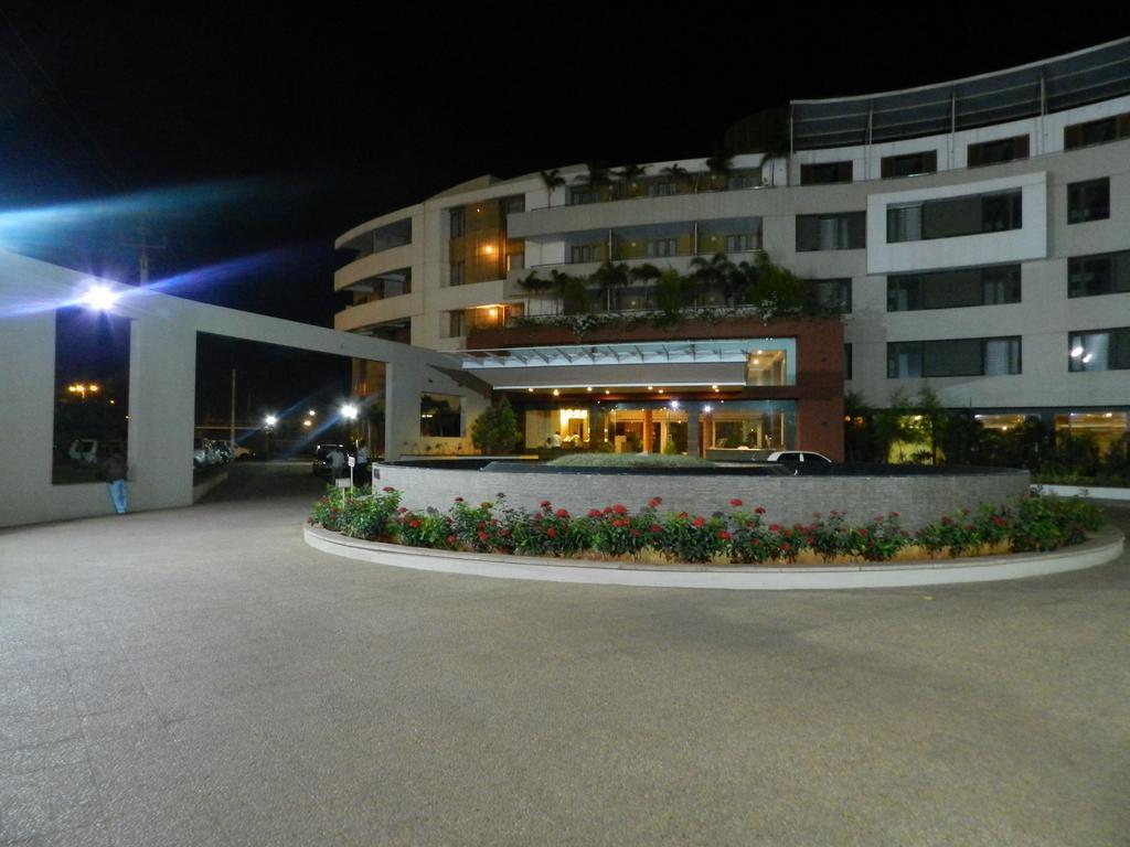 Hotel Rock Regency Toranagallu Eksteriør bilde
